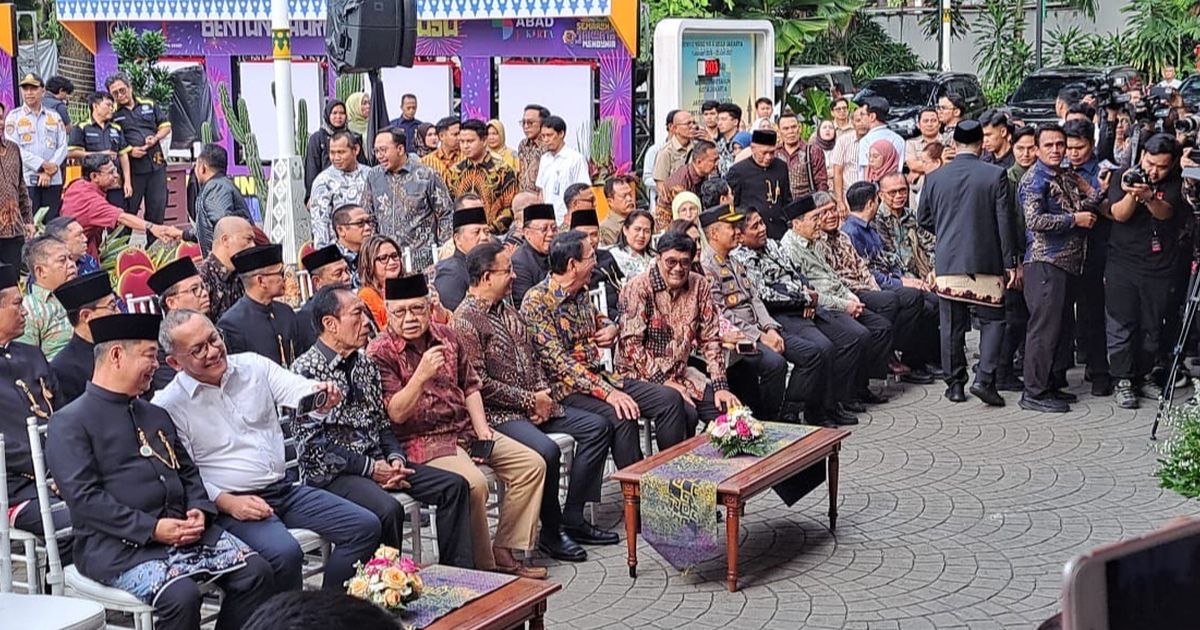 Momen Anies-Ahok Duduk Sebelahan di Balai Kota Jakarta, Ngobrol dan Tertawa Barsama