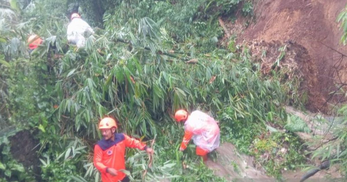 Cuaca Ekstrem di Sukabumi Sebabkan Longsor, Puluhan Rumah Hancur hingga Akses Jalan Tertutup