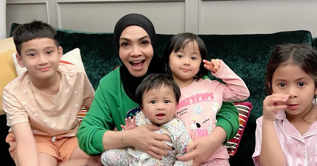 7 Potret Seru Rieta Amilia Bareng Cucu-Cucu, Aksi Jahil Rafathar ke Rayyanza Cipung Jadi Sorotan