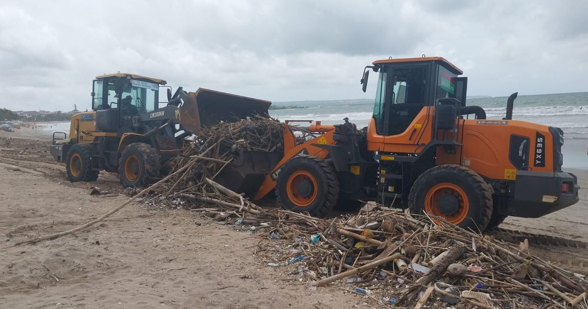 200 Ton Sampah Kotori Pantai di Bali