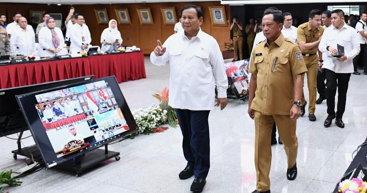 Jelang Nataru, Prabowo Minta Menteri Antisipasi Mobilitas Warga dan Bencana Alam