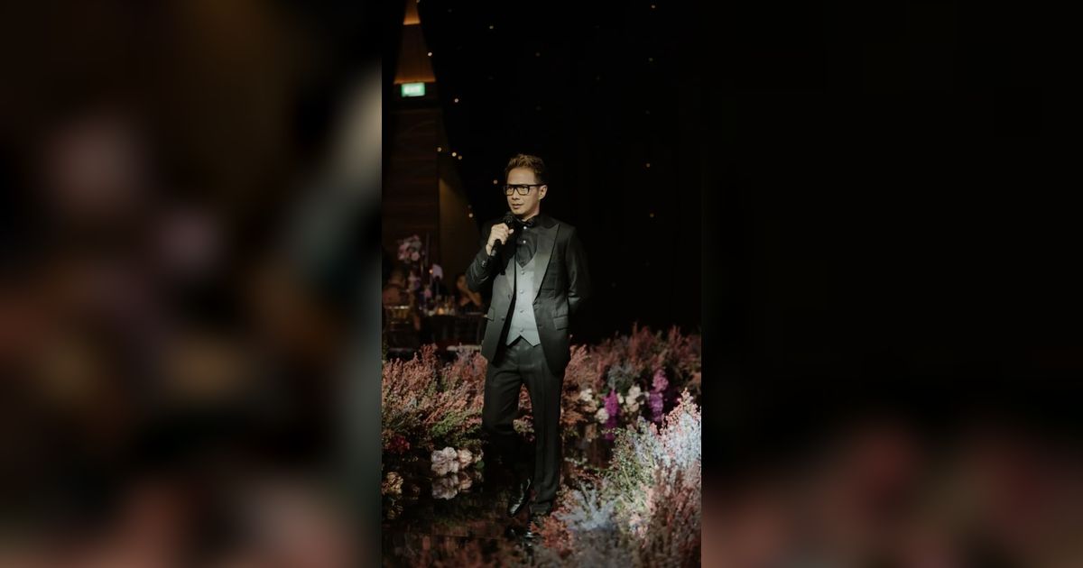 Intip 7 Potret Penampilan Terbaru Delon yang Didapuk Jadi Pembuka Konser Michael Guang Liang