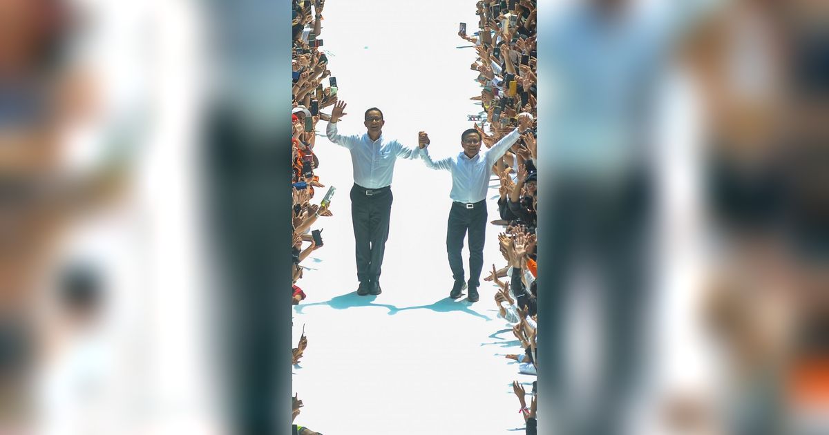 VIDEO: Cak Imin Selawat 'Politik Dinasti' Kampanye di JIS, Anies Ngeri Bilang 'Gak Bahaya Ta'