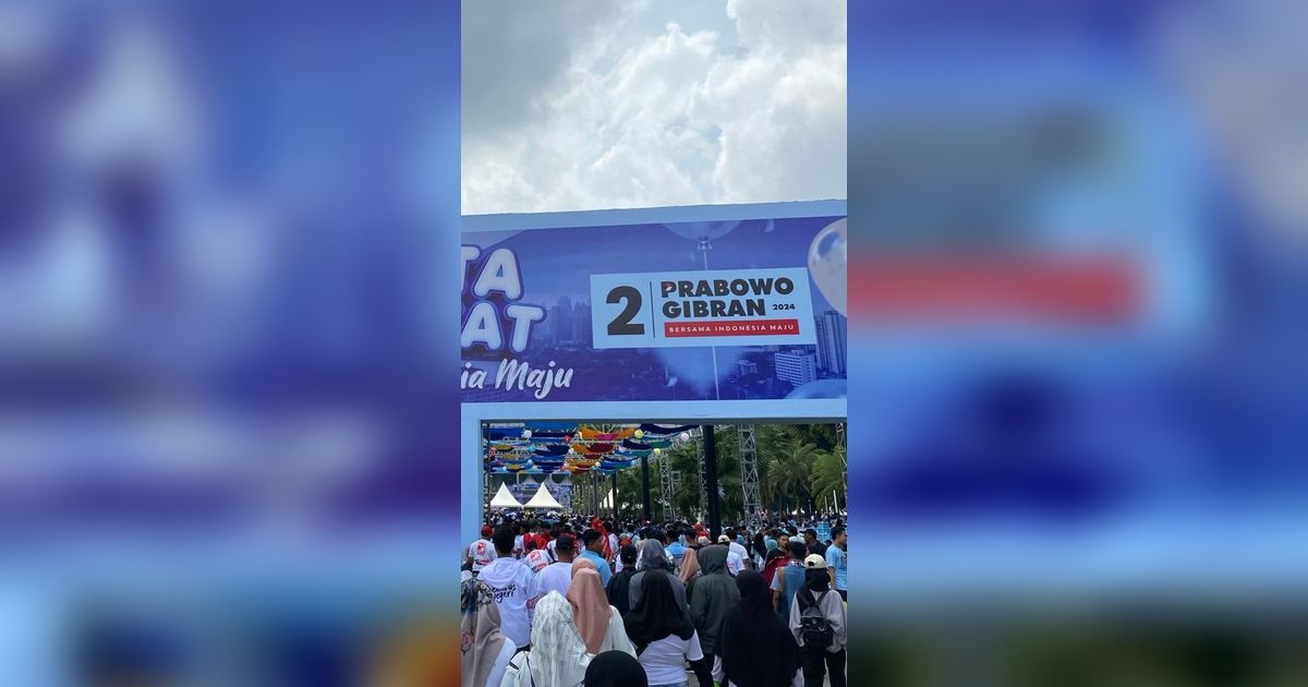 VIDEO: GBK Pecah! Lautan Manusia Sambut Prabowo Gibran Kampanye Akbar