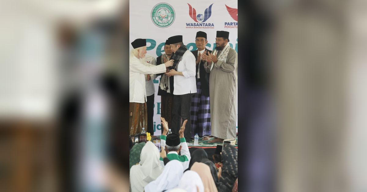 FOTO: Serah Terima Bantuan Puskestren ke-4 Oleh Perindo untuk Ponpes Al Islah di Subang