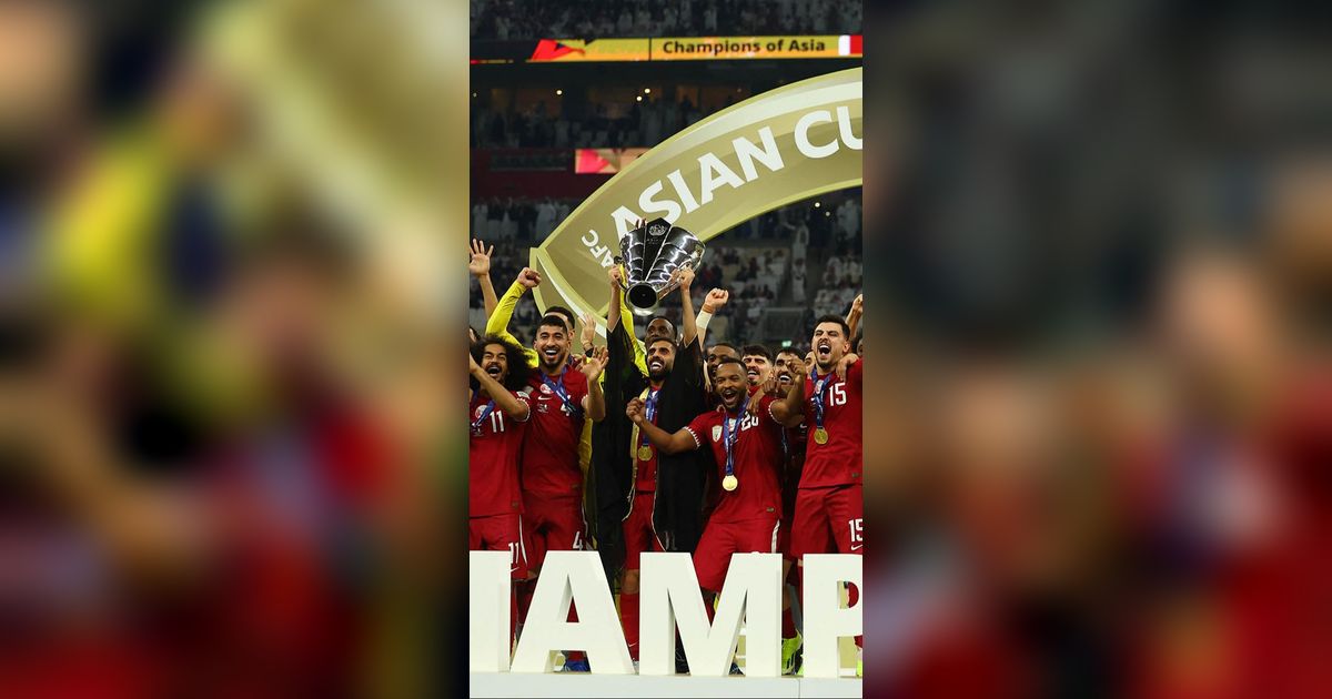 FOTO: Euforia Timnas Qatar Angkat Trofi Piala Asia 2023, Patahkan 'Kutukan' Juara Bertahan