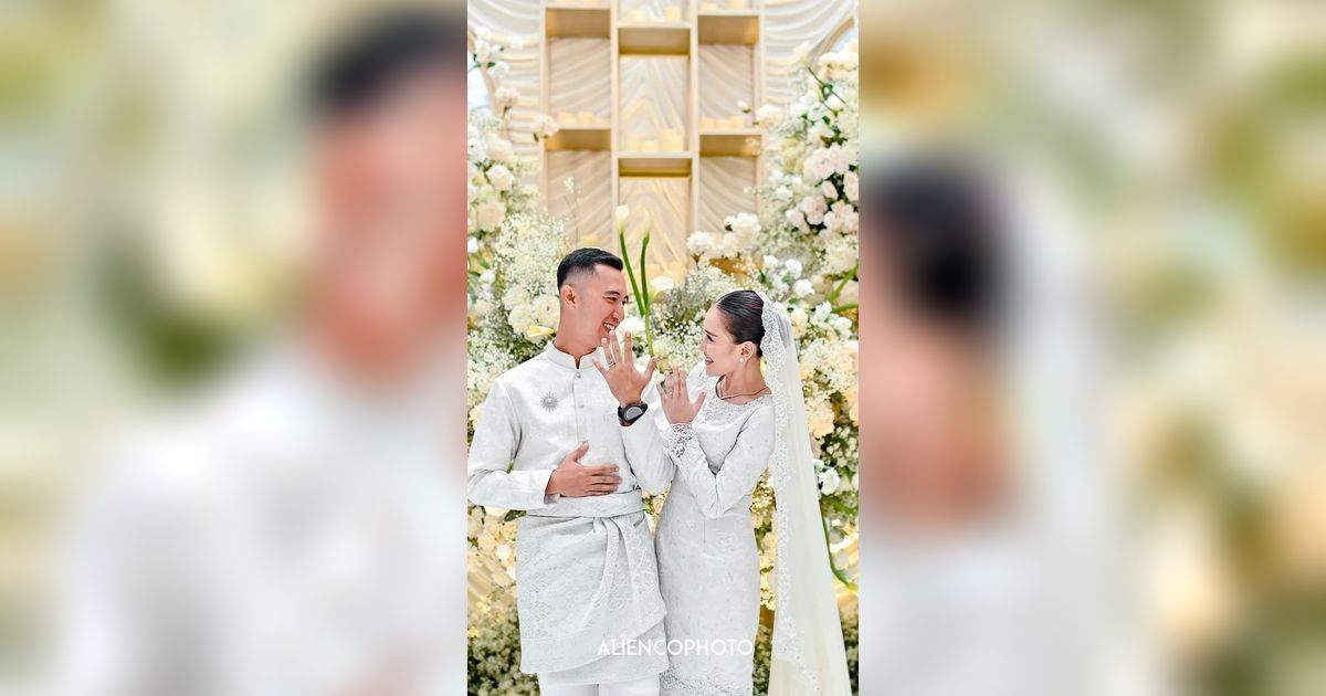 Akhirnya Posting Foto Lamaran Ayu Ting Ting, Umi Kalsum: Kamu Berhak Bahagia Anak Ibu