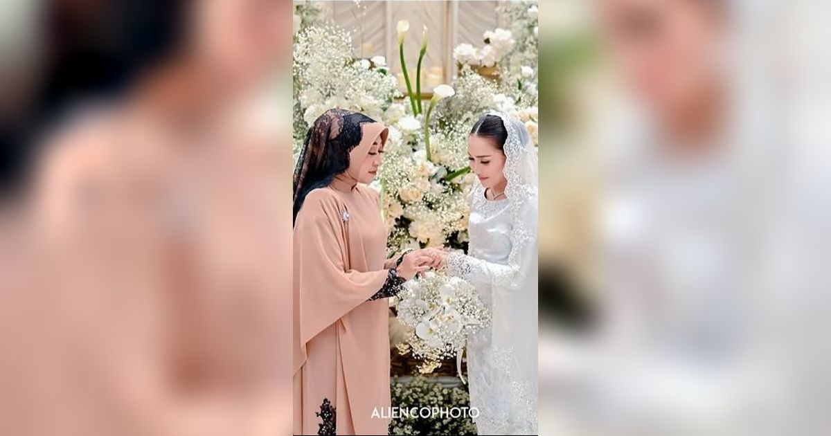 10 Potret Ibu Lettu Fardana, Calon Mertua Ayu Ting Ting yang Masih Muda dan Cantik, Ternyata 