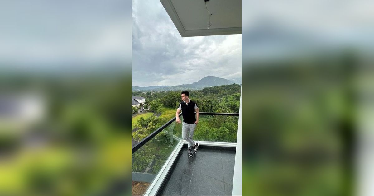 10 Potret Rumah Baru Verrel Bramasta Untuk Calon Istri, Bak Istana Dikelilingi Pegunungan!