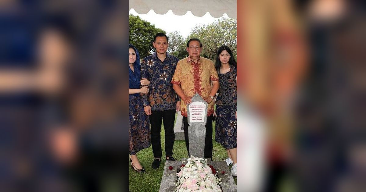 Potret Kompak Annisa Pohan dan Aira Ziarah ke Makam Ani Yudhoyono, Sama-sama Pakai Batik Bak Kakak Beradik