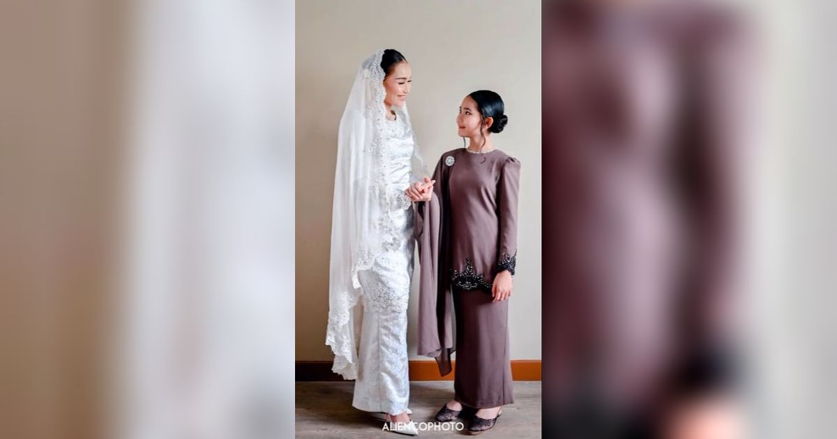 Pakai Makeup Minimalis, 10 Potret Bilqis Setia Temani Ayu Ting Ting Lamaran