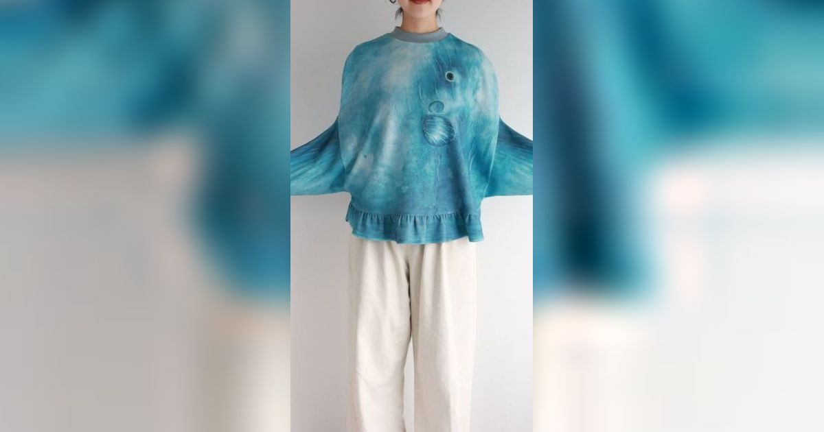 Lucu Banget, Ada Sweater Model Ikan Dilengkapi Sirip