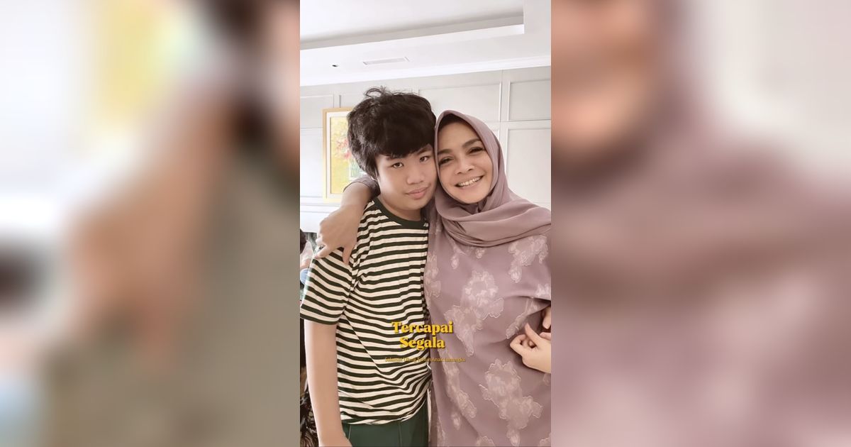 8 Foto Gavrel Anak Angkat Rieta Amalia Ulang Tahun Yang ke-16