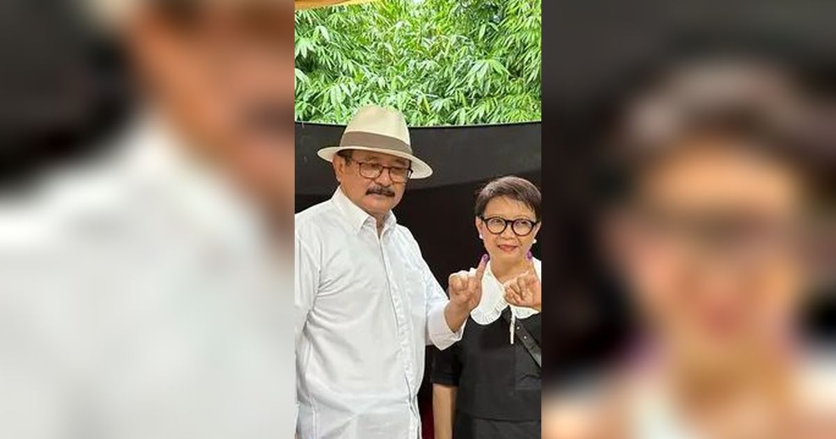 Rajin Banget, Begini Momen Menlu Retno Nyoblos di Depok dikala Petugas Masih Siap-Siap