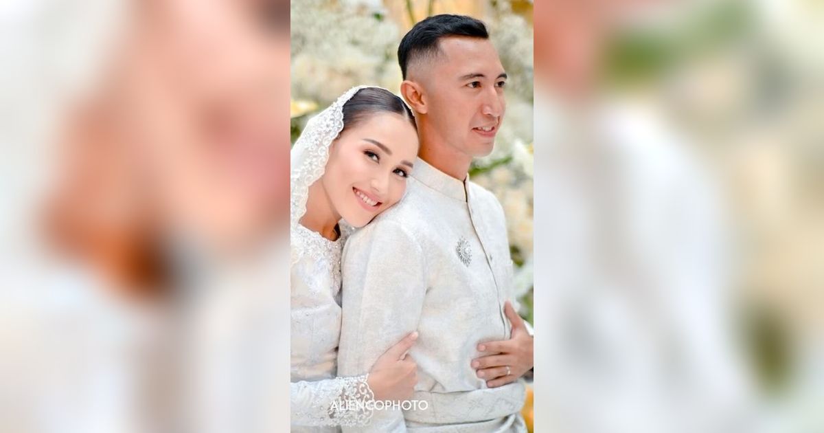 8 Foto Ayu Ting Ting Go Public Dengan Calon Suami