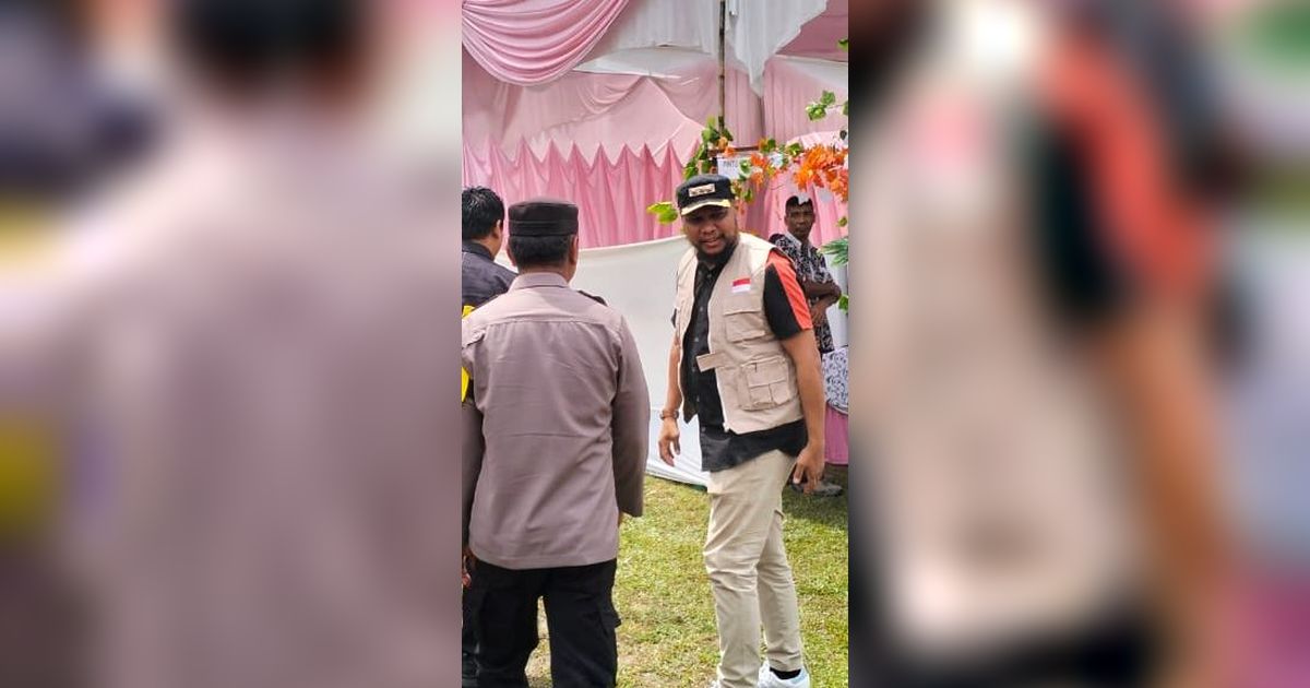 TPS di Pekanbaru Pakai Konsep Pesta Pernikahan, Petugas Berbusana Kondangan