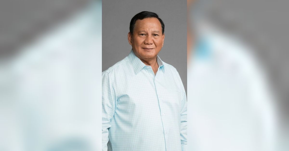Momen Prabowo Subianto Perintahkan Deddy Corbuzier Buka Topi Saat Berpidato di Istora Senayan