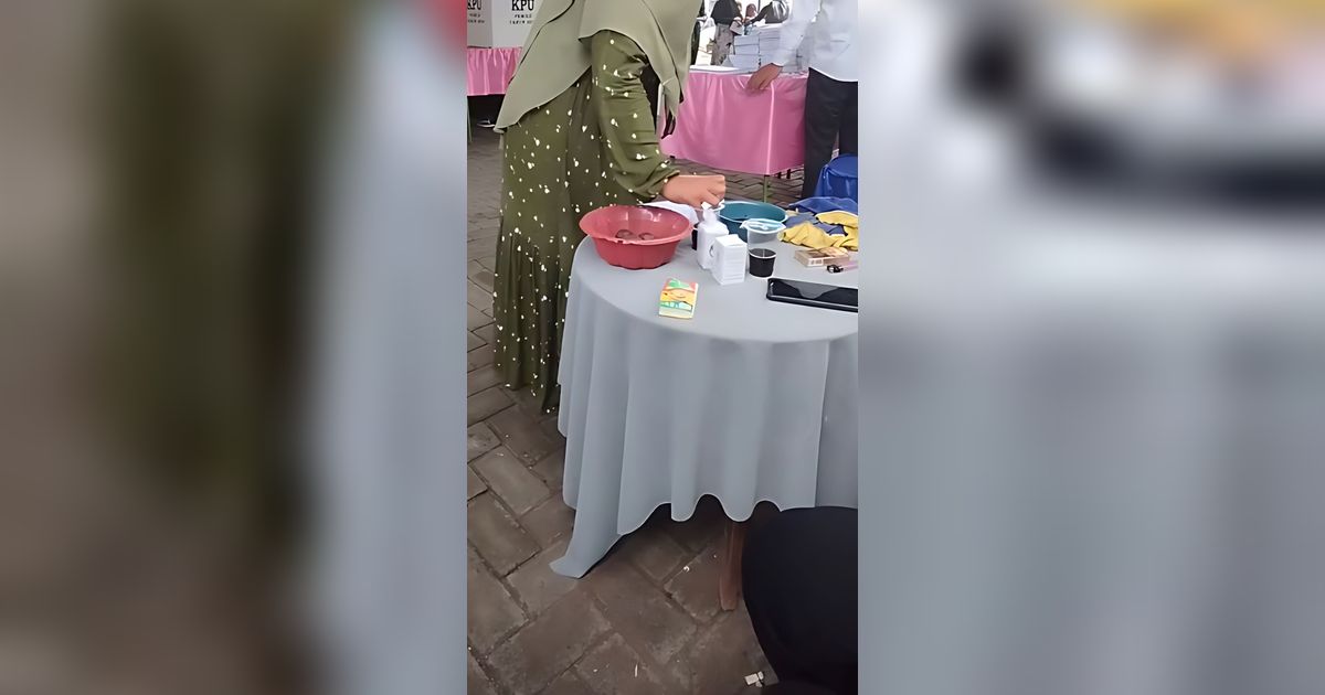 Dikira Tinta Pemilu, Emak-Emak di TPS Salah Celup Jari ke Kopi Petugas KPPS