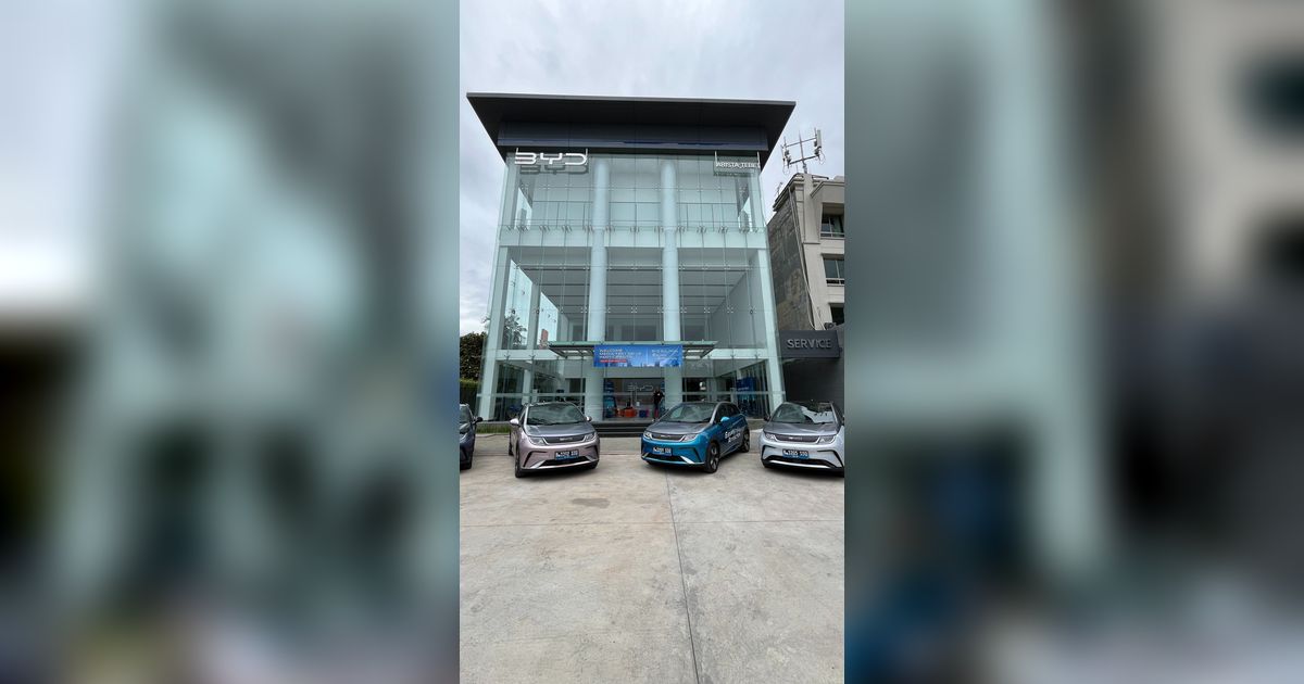 BYD Luncurkan Tiga Mobil Listrik Baru di IIMS 2024, Harga Termurah Dibanderol Rp425 Juta