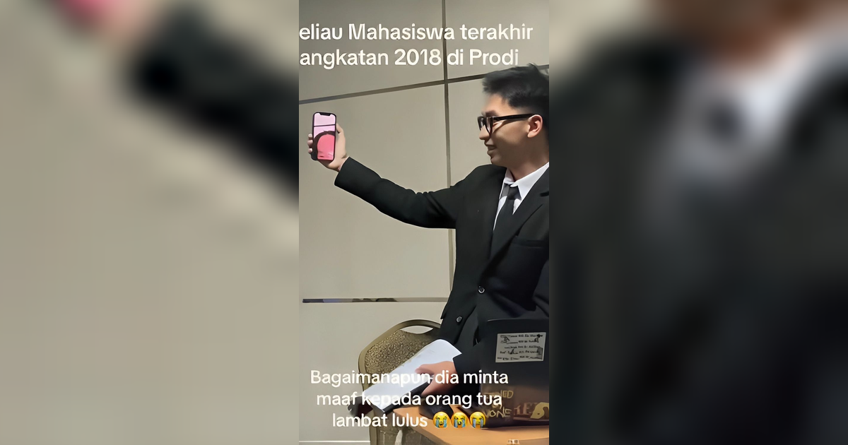 Mahasiswa Terakhir di Angkatannya Langsung Video Call Ibu Usai Lulus Sidang Skripsi, Momen Minta Maaf Penuh Haru
