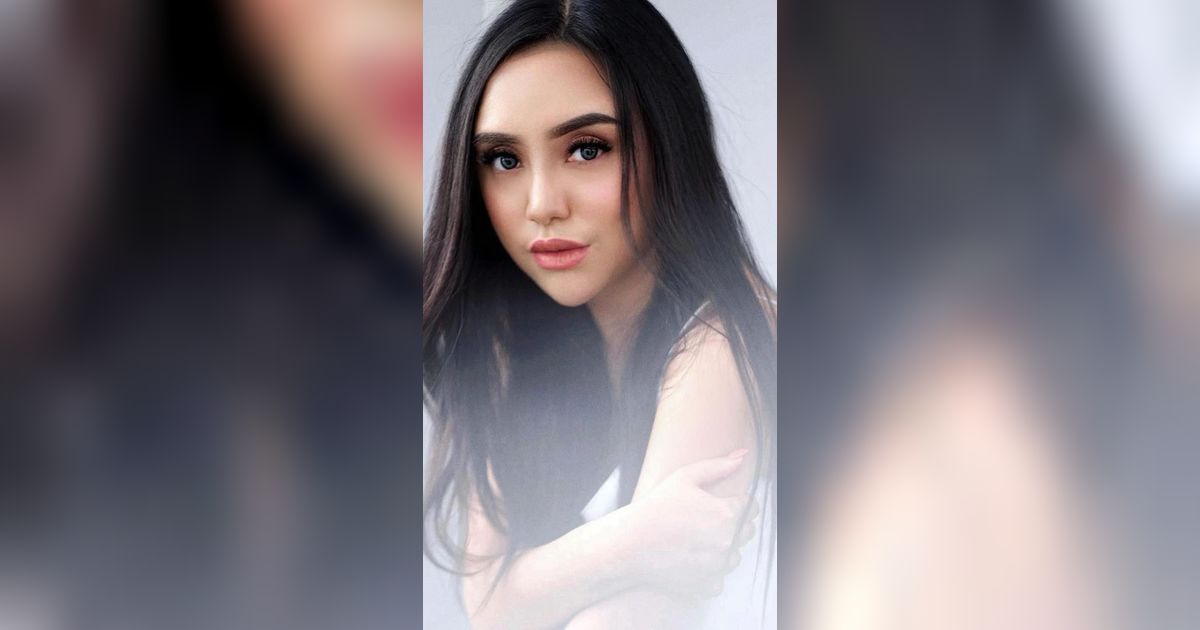 Potret Salmafina Sunan Lulus dari Sekolah Alkitab, Kini Pamer Foto Diduga Pacar Baru