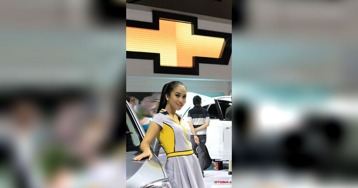 Lebih Besar dari UMR Jakarta, Ternyata Segini Penghasilan SPG Cantik di Pameran IIMS 2024