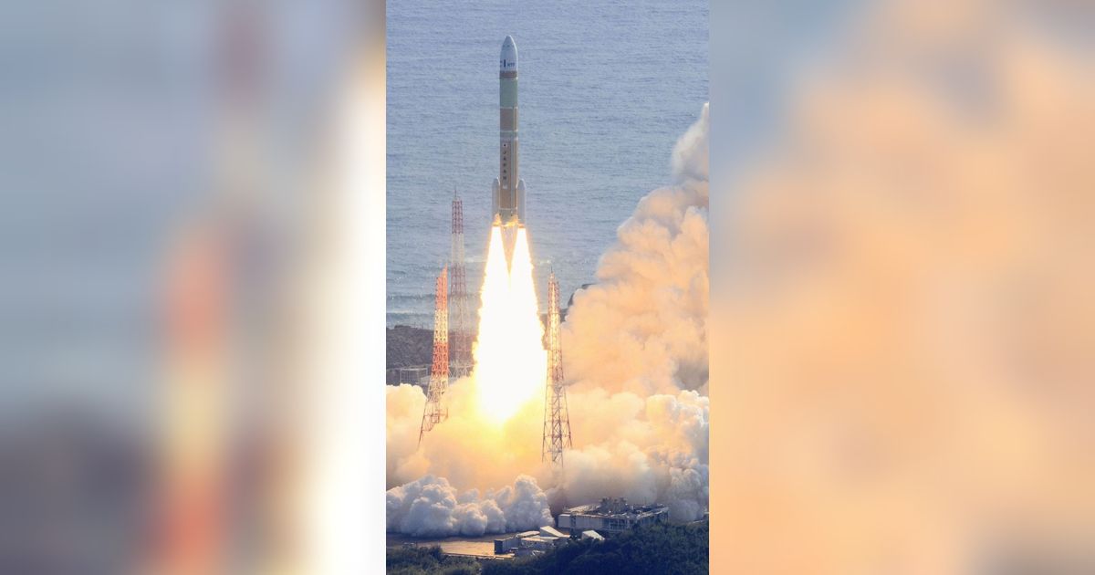 FOTO:  Setelah Sempat Dua Kali Gagal, Akhirnya Jepang Sukses Kirim Dua Satelit dengan Roket H3 Sampai ke Orbit Bumi