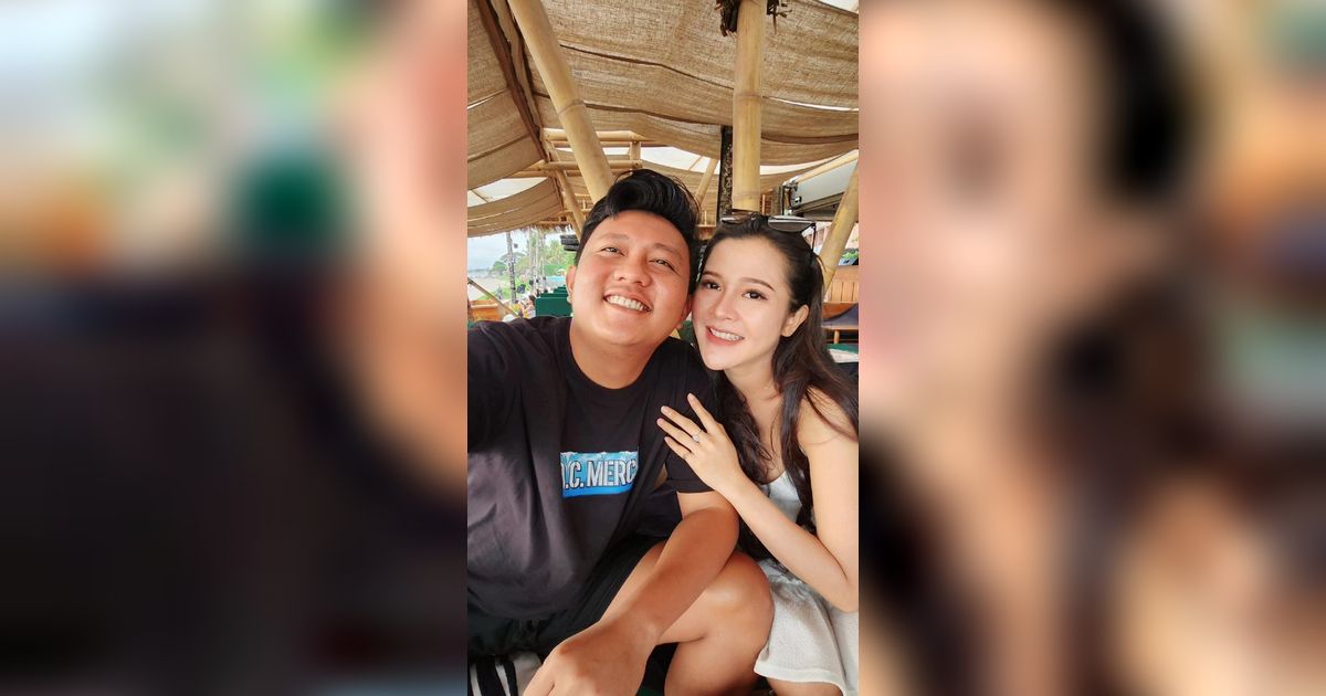 Bella Bonita Pamer Putri pertamanya, Wajah Sang Buah Hati Bikin Penasaran