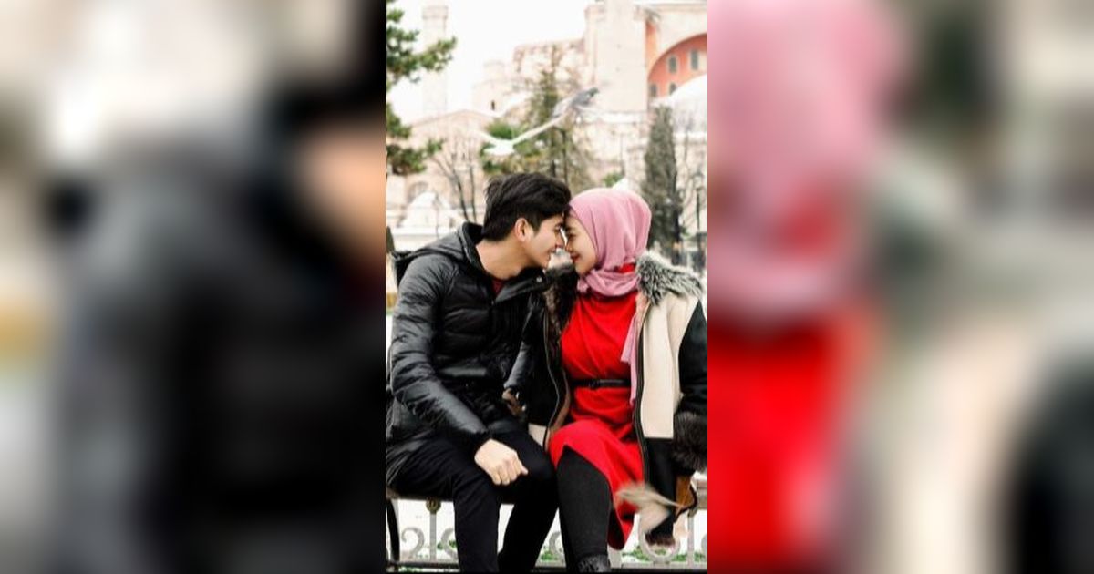 Jalani Sidang Perdana, Ria Ricis Sungkem ke Teuku Ryan