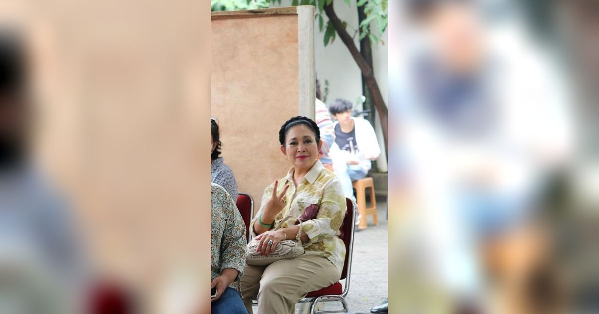 Titiek Soeharto Kedatangan Tamu Spesial, Bukan Prabowo tapi Sosok Viral karena Pose Unik