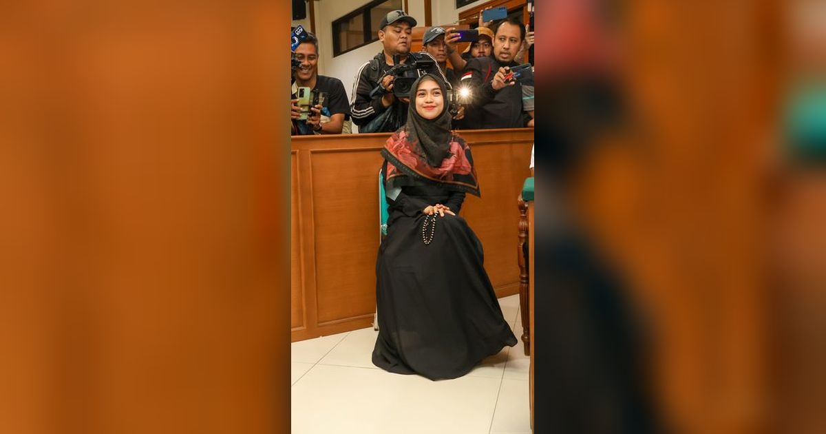 Ria Ricis Cium Tangan di Sidang Perdana, Teuku Ryan Berharap Tak bercerai