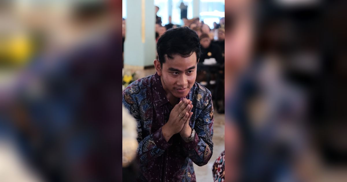 Melihat Keakraban Gibran dan Didit Anak Prabowo di Acara Kenaikan Tahta ke Dua KGPAA Mangkunegara X