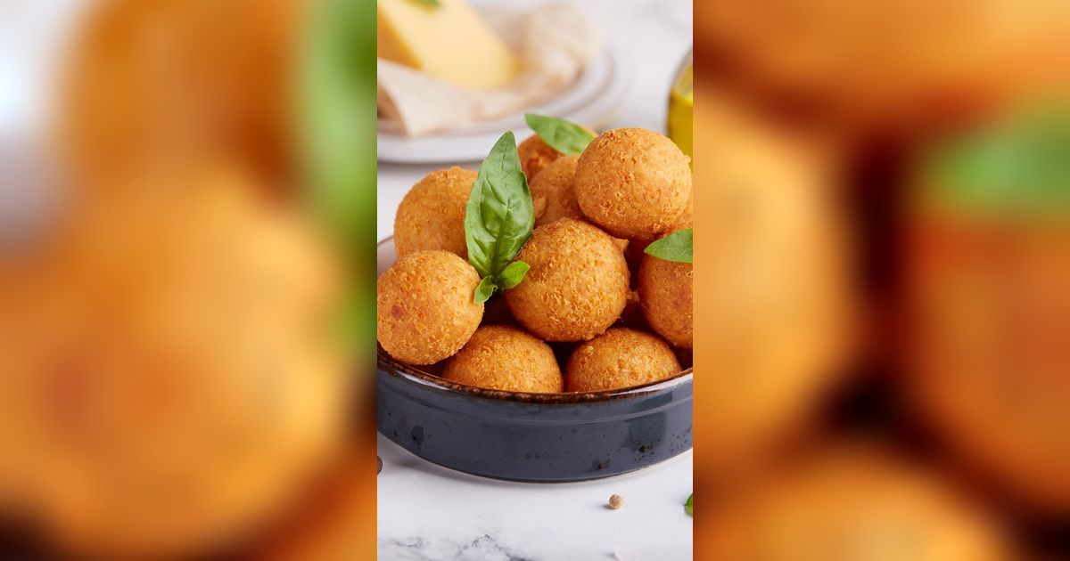 Bikin Camilan Bola-bola Ayam Keju, Resepnya Praktis Banget