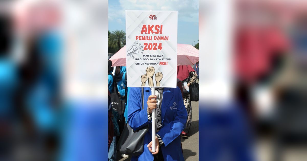 FOTO: Aksi Pemilu Damai 2024: Mahasiswa se-Indonesia Serukan Stop Berita Hoaks, Kecurangan Pemilu hingga Money Politik di Patung Kuda