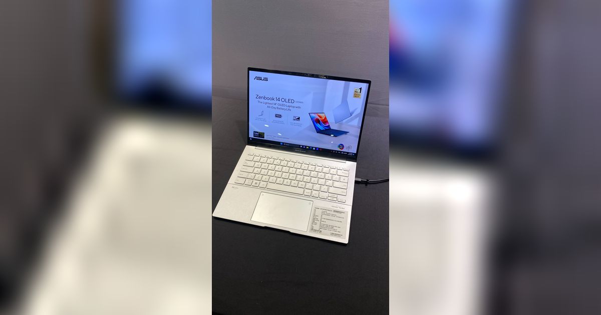 Mengulik Asus Zenbook 14 OLED, Perangkat Laptop Berbasis AI