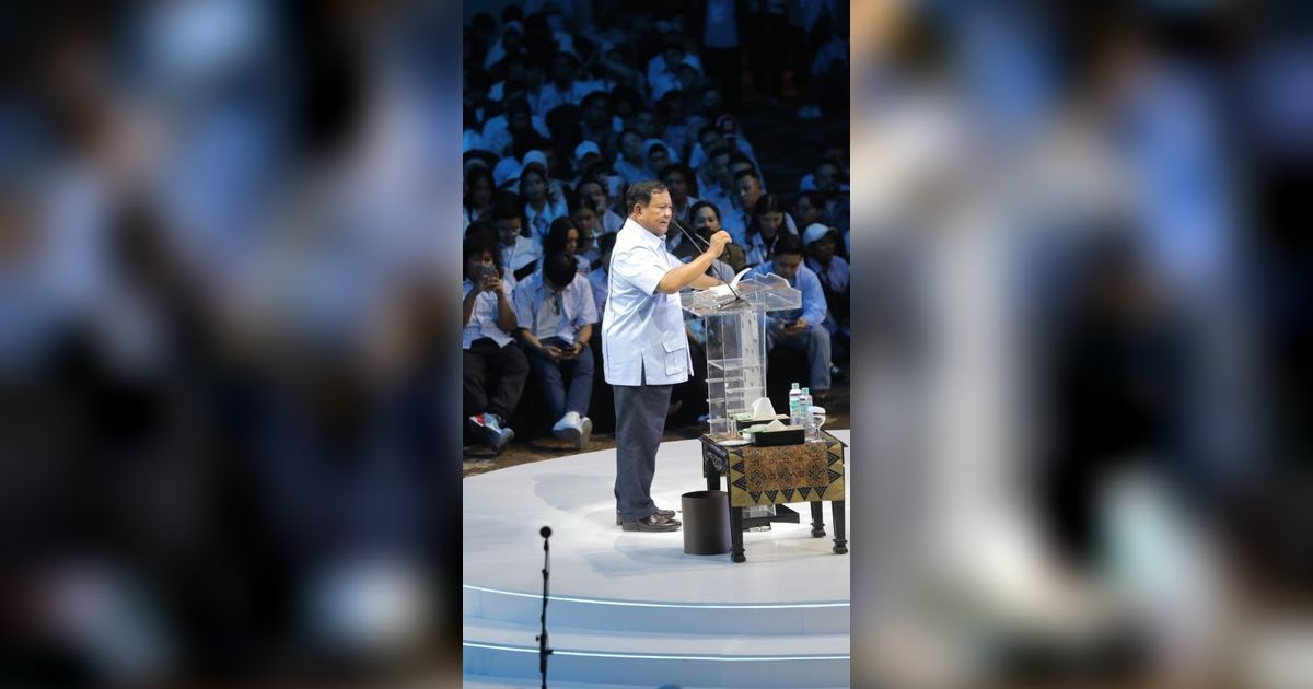 FOTO: Riuh Relawan Sambut Prabowo Subianto Berorasi Politik di Apel Akbar TKN Muda di JCC, Senayan