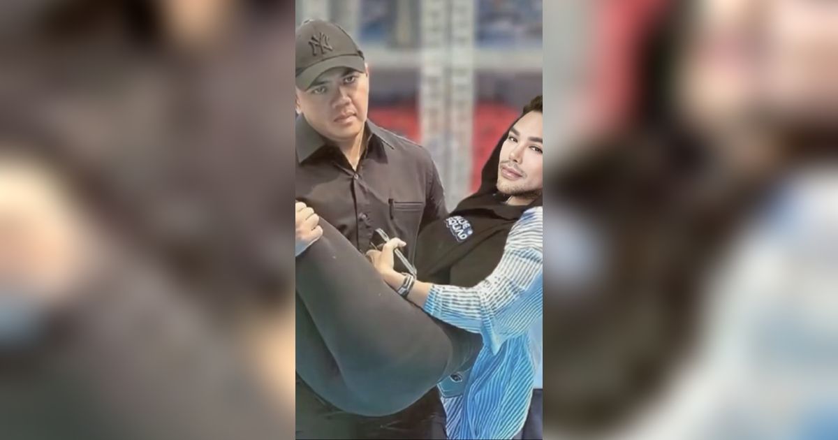 8 Gaya Artis Parodikan Mayor Teddy Saat Jadi Ajudan Prabowo, Ivan Gunawan Malah Bikin Geli?