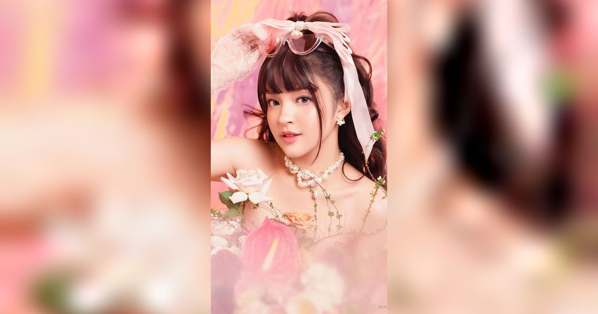 Potret Eca Aura dengan Makeup Barbie, Warganet: Mundur Wir, Cantikmu Kelewatan