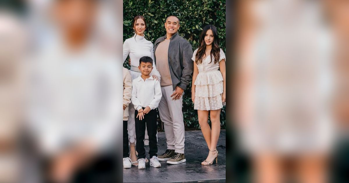 Momen Nia Ramadhani Foto Bersama Keluarga Besar Bakrie, Punya Vibes Old Money