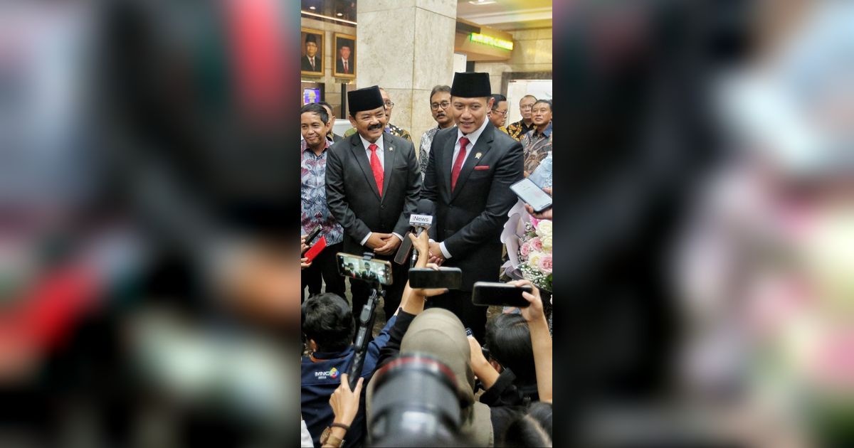 VIDEO: Gagah! AHY Hormat Disalami Jokowi & Prabowo Usai Dilantik Jadi Menteri ATR/BPN