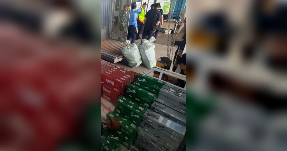 Ribuan Bungkus Rokok Ilegal Tak Bertuan Diselundupkan Lewat Cargo Pesawat di Palembang