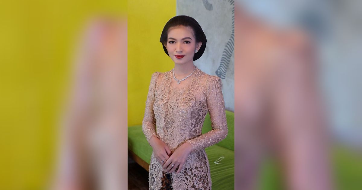 Potret Selvi Ananda dengan Riasan Klasik Saat Hadiri HUT Kota Solo Tuai Pujian