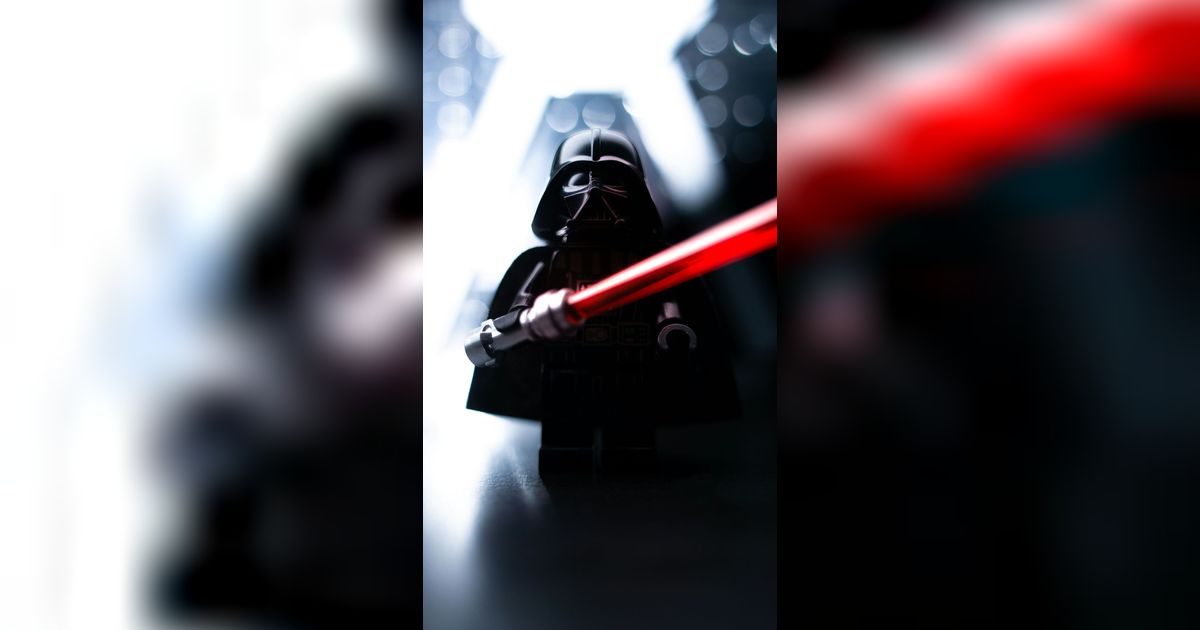 Senjata Lightsaber di Film Starwars Pernah Sengaja Dikirim ke Luar Angkasa untuk Mainan Astronot