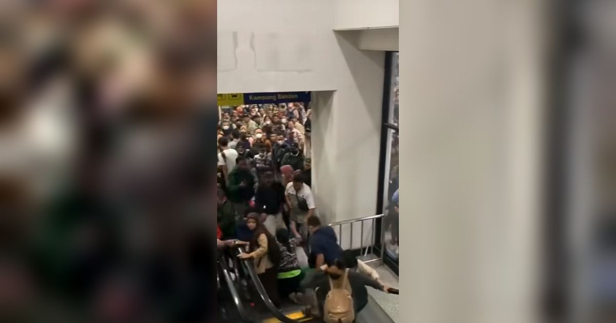 Viral Penumpang KRL di Stasiun Manggarai Jatuh Akibat Eskalator Menyala Sendiri, Ini Kata KAI