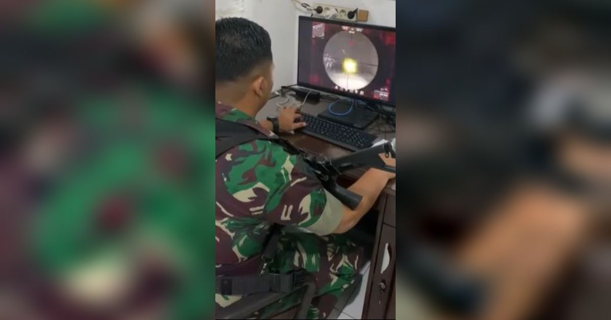 Aksi Keren Prajurit TNI Main Game Point Blank di Komputer Nenteng Senjata, Langsung Disorot Warganet 'Pro Dunia Nyata dan Game'