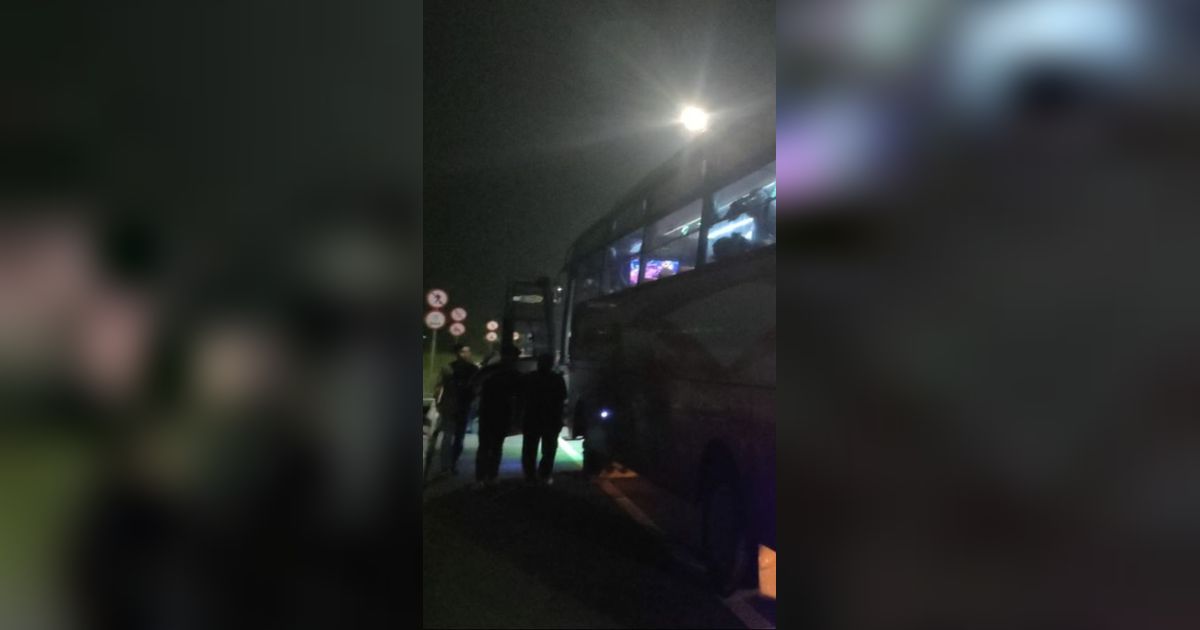 Bus Antarkota Diadang Bea Cukai saat Melintas di Malang, Ternyata Bawa Barang Ilegal Ini