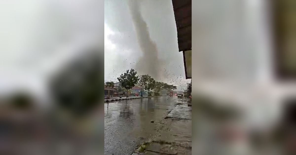 Rancaekek Luluh Lantak Diterjang Tornado, Ini Saran BMKG Jabar untuk Warga