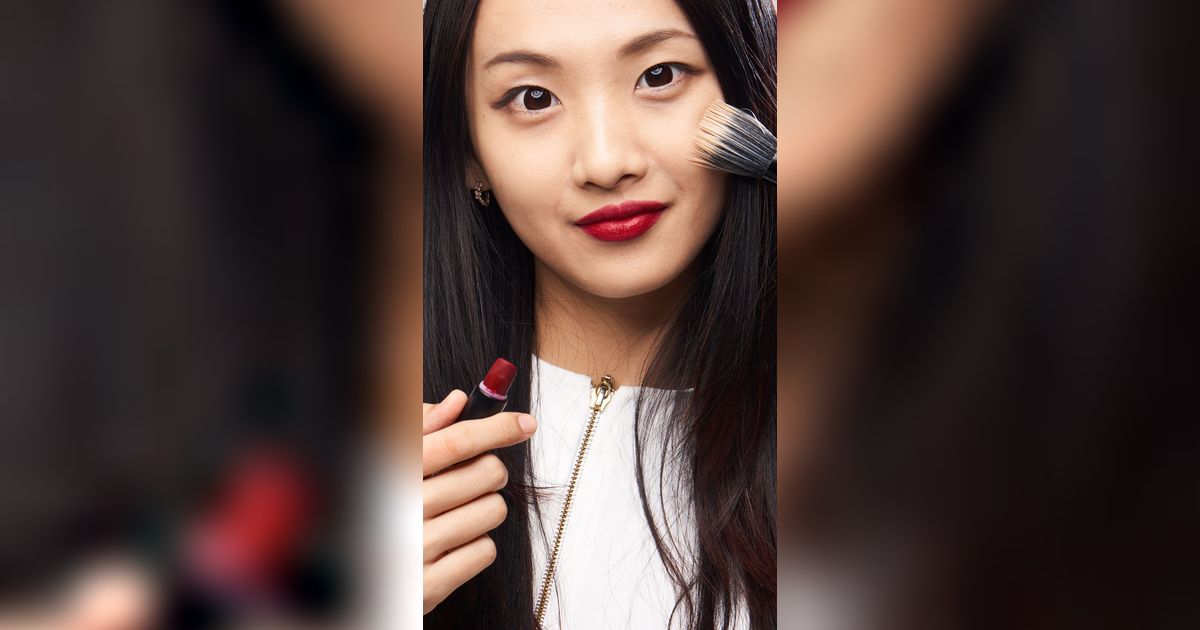 Coba Teknik Pakai Blush Bentuk Alfabet Biar Tampil Bak Artis Hollywood