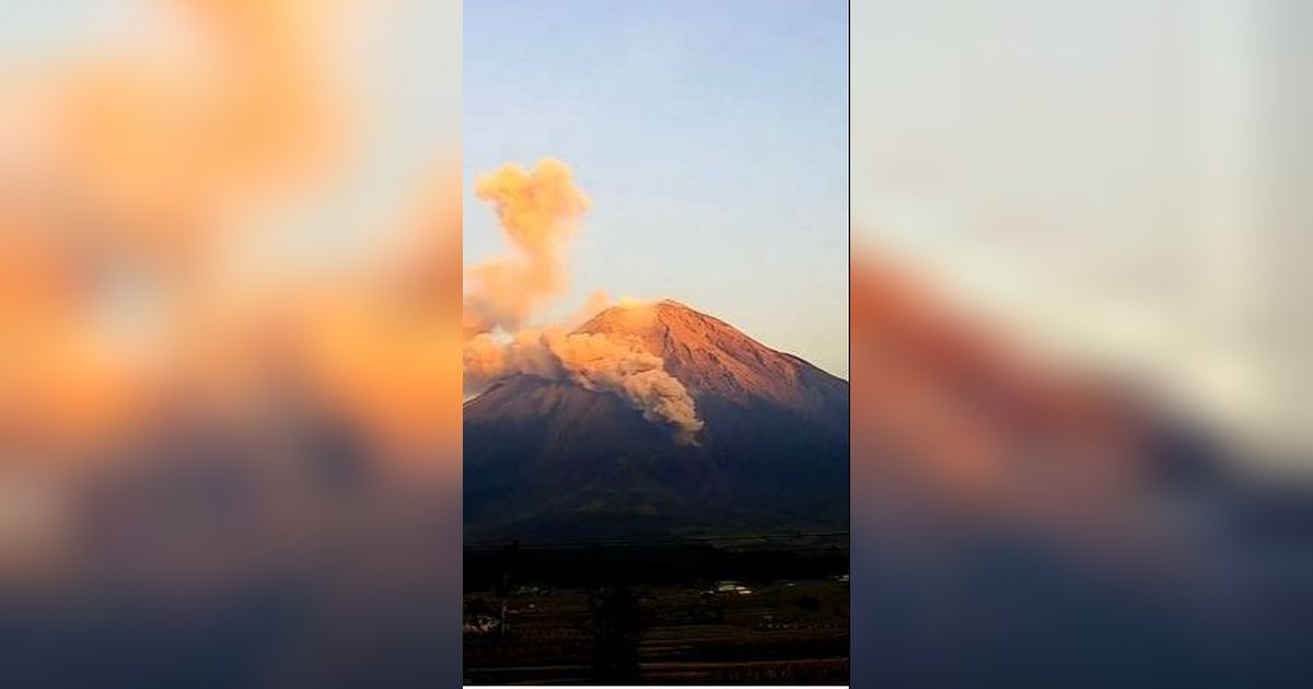 Gunung Semeru Erupsi Jumat Pagi, Statusnya Kini Siaga