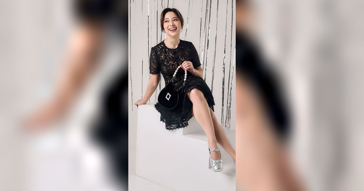 4 Look Touch of Black Nikita Willy, Simpel dan Elegan!
